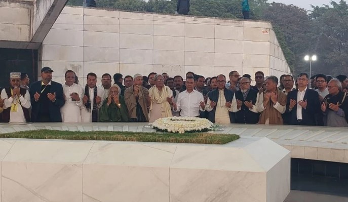 বাবার কবর জিয়ারত করলেন তারেক রহমান